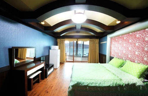 Irun-myeon House | Geojedo Gujorabau Pension