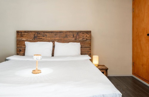 Geoje House | Geojedo Raonhiljo Pollvilla Pension