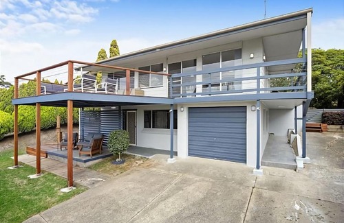 Malua Bay House | George Bass Drive 569 On The Beach Living