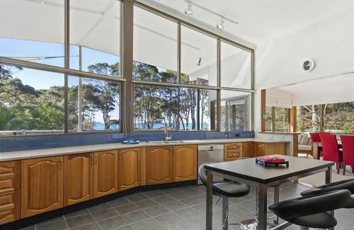 Lilli Pilli House | George Bass Drive A Well Kept Secret