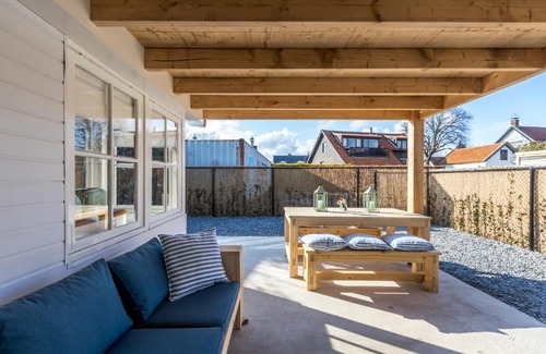 Renesse Ski Chalet | George's Lodges Renesse