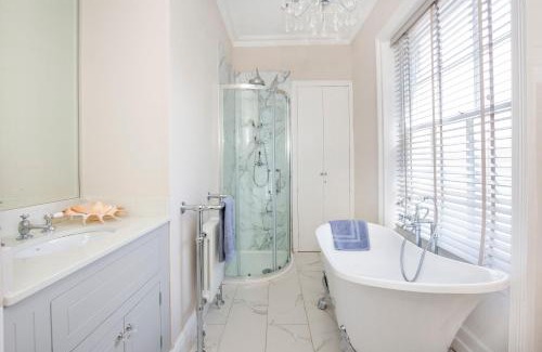 York Apartment | George Street Boutique Apartments with Free Parking