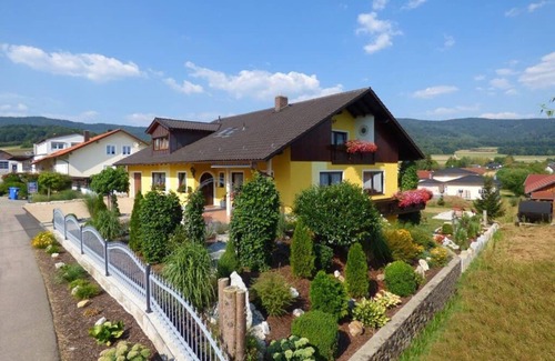 Gleissenberg Apartment | Geräumige 75qm 4-Sterne-Ferienwohnung für 4 Personen