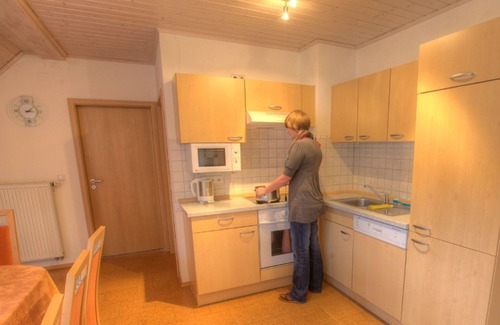 Sulzfeld Apartment | Geräumige 90qm Ferienwohnung mit Balkon, viele Freizeit-und Erlebnisangebote, kostenfreies WLAN