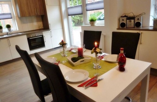 Eilsum House | Gesine's Huuske - Gemütliches Ferienhaus im Eilsumer Ortskern