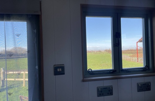 Hayling Island Cabin | 'Get Spooky' at The Hut on a working farm by the South Coast