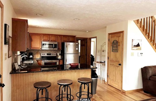 Albrightsville Ski Chalet | Getaway Chalet Poconos near Lake Harmony, Camelback, Jim Thorpe, Hickory Run