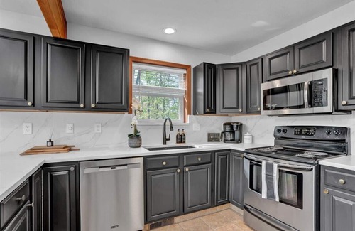 Gouldsboro Ski Chalet | Getaway Chalet hot tub,game room, peloton, ev charger