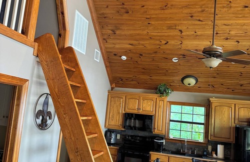 Negreet House | Getaway vacation home on Toledo bend. Right on the water with dock!