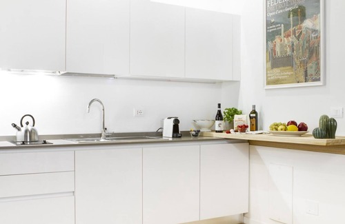 Historic Center Apartment | GetTheKey San Vitale Apartment