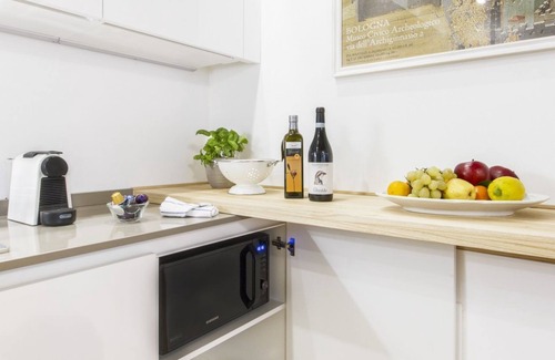 Historic Center Apartment | GetTheKey San Vitale Apartment