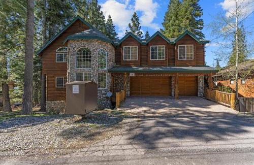 Montgomery Estates House | Getting Away Together home