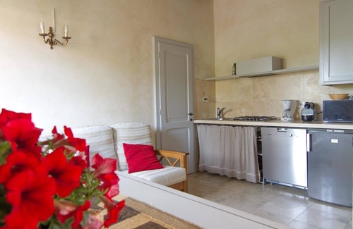 Sovicille Apartment | Giallo/Rosso 2 bedroom 1 bathroom apartment