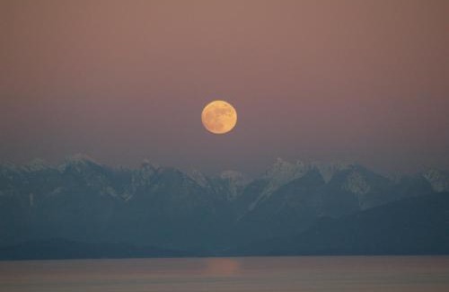 Regional District of Nanaimo House | Gibralter Rock Ocean View B&B