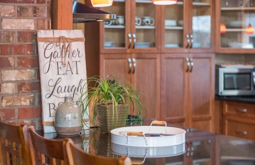 Gibsons House | Gibsons Luxury Cedar Cottage with Ocean & Mountain Views!