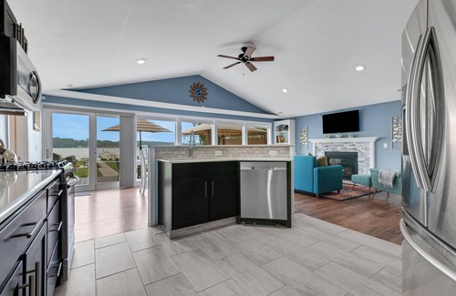 Jackson Cottage | Gilletts Lake Getaway: Central Heating, Comfort & City Adventures Await