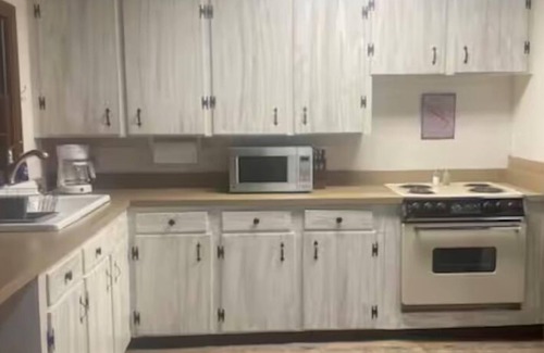 Negreet Cabin | Gilligan’s Waterfront Retreat – Peaceful-Fish, Grill & Relax!