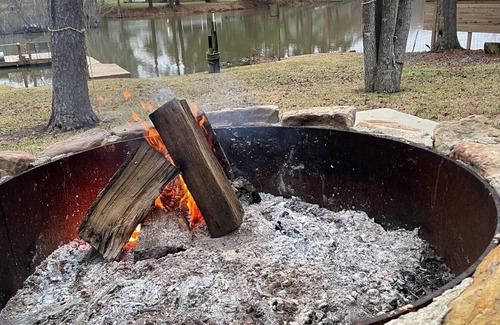 Negreet Cabin | Gilligan’s Waterfront Retreat – Peaceful-Fish, Grill & Relax!