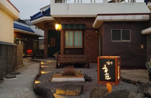 Gujwa House | Gimnyeong Home