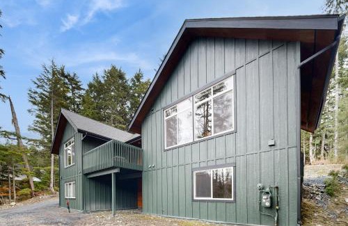 Alyeska House | Girdwood Vibes, Unit B
