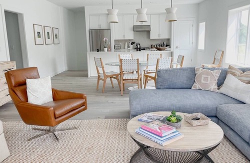 Fayetteville House | Girls’ Fall Getaway | Fire Pit + Scenic Views | Rancho Olivios