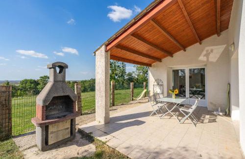La Gripperie-Saint-Symphorien House | Gite Piscine Intérieure