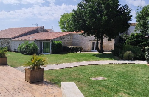 Luchat House | Gite 11 pers / 20mn beaches / Saintes Royan