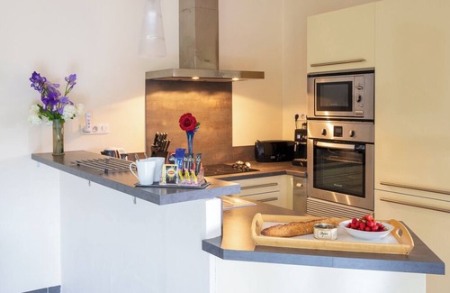 Ajat Apartment | Gîte “Amélie” – Softness and Light for 1 to 2 Adults