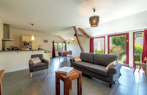 Ajat Apartment | Gîte “Amélie” – Softness and Light for 1 to 2 Adults