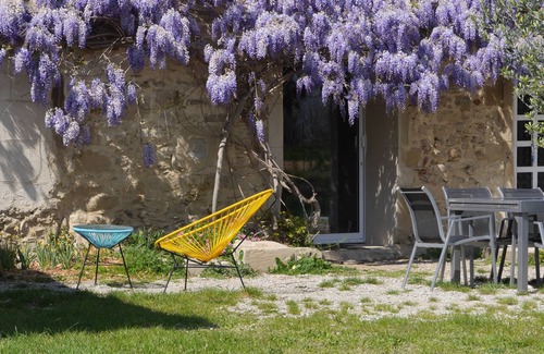 Saint-Marcel-les-Valence Cottage | Gîte at the Rougequeue organic farm, pets welcome