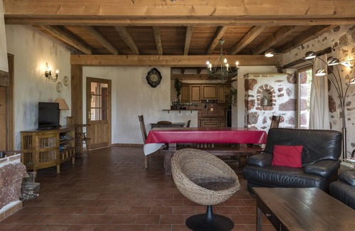 Audes Cottage | Gite Audes, 5 bedrooms, 10 persons