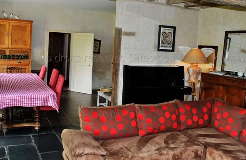 Continvoir House | Gite Continvoir, 3 bedrooms, 10 persons