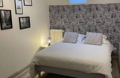 Bazougers Other | Gite de Caractère Proche Campagne, Jacuzzi Privatif, Terrain Clos Arboré