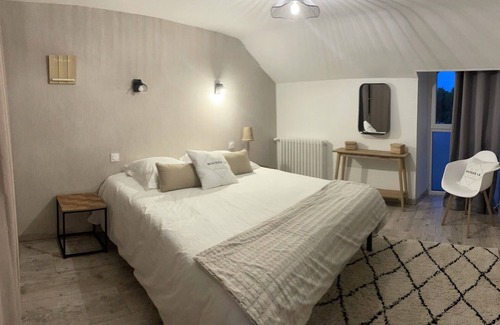 Bazougers Other | Gite de Caractère Proche Campagne, Jacuzzi Privatif, Terrain Clos Arboré