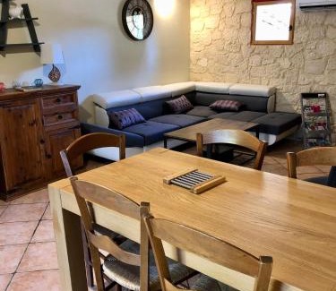 La Roque-sur-Ceze House | Gite des oliviers