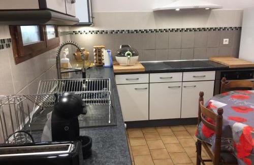 Lesparre-Medoc House | GITE DU MEDOC - Day Cruise en bateau privé, pêche en mer, et visite guidée des Chateaux du Médoc