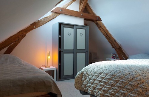 Escorpain Cottage | Gite Escorpain, 4 bedrooms, 11 persons