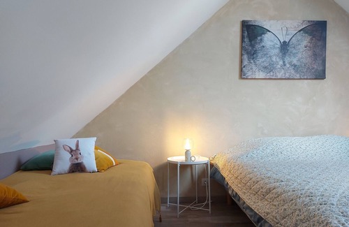 Escorpain Cottage | Gite Escorpain, 4 bedrooms, 11 persons