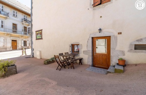 Le Chatelard House | Gite GRENETTE - La compagnie du Bourg