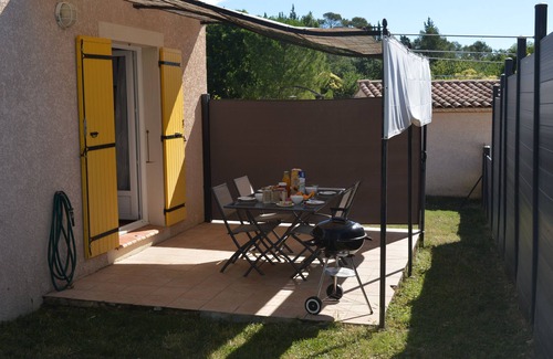 Saint-Christol-Les-Ales House | Gîte 'L'Albizia' with shared pool, Wi-Fi and air conditioning
