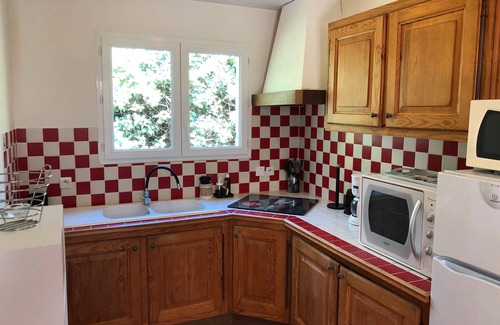 Saint-Christol-Les-Ales House | Gîte 'L'Olivier' with Wi-Fi and Air Conditioning