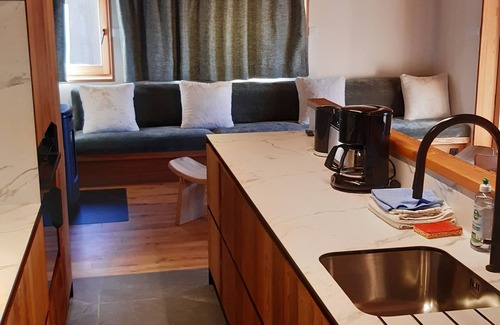 Saint-Jean-de-Sixt Apartment | Gîte Le Corti - Chalet ARAVIS COSY with spa and summer pool