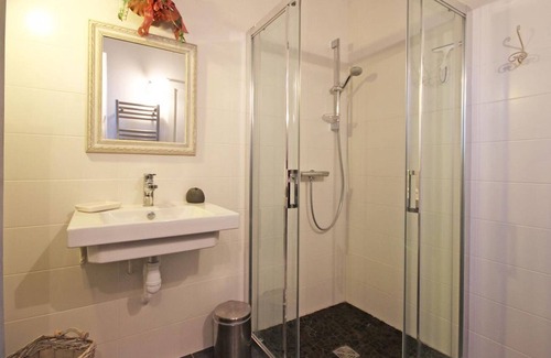 Le Pin-la-Garenne Cottage | Gite Le Pin-la-Garenne, 3 bedrooms, 9 persons