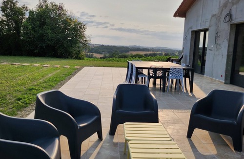 Maurens House | Gîte Les Hauts d’En Perrin with Heated Pool and Mountain View