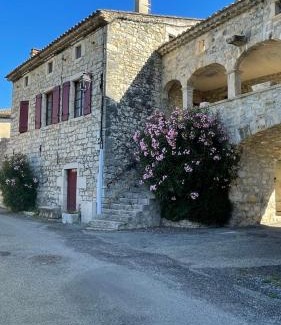 Saint-Maurice-d'Ibie House | Gite les Oliviers - Le Domaine du Viticulteur - St Maurice d Ibie