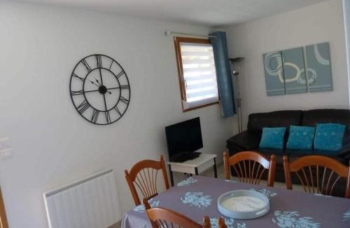 Joyeuse House | gite location climatisé avec Piscine commune en Ardèche