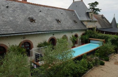 Vernou-sur-Brenne House | GITE LONGERE DE 15 PERSONNES AU CHATEAU DE JALLANGES VOUVRAY