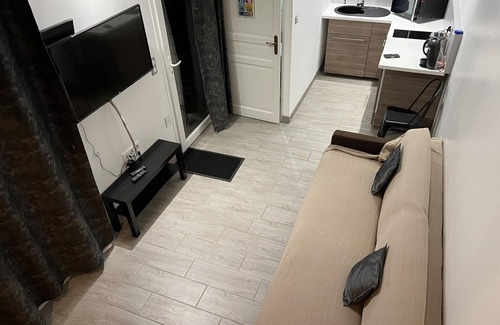 Montmarault Cottage | Gite Montmarault, 1 bedroom, 2 persons