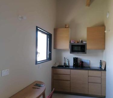Crespian House | Gite neuf avec accès sauna, bain a remous