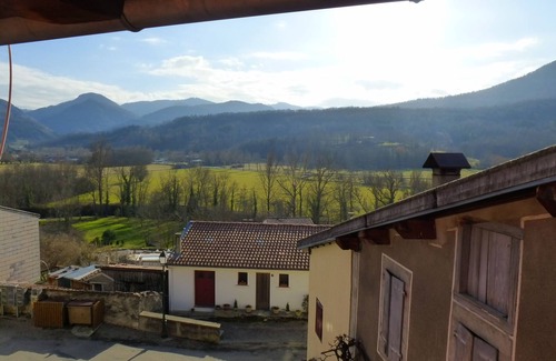 Montoulieu Apartment | Gite on 2 levels, in authentic village, in Cathar country near Montségur.